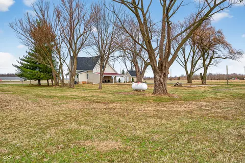 Exterior - 21101 E County Road 700 N, Hope, IN 47246 photo 21 of 23