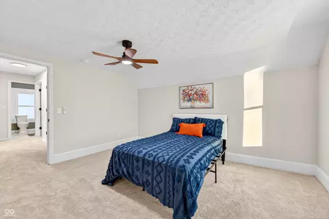 Bedroom - 21101 E County Road 700 N, Hope, IN 47246 photo 7 of 10