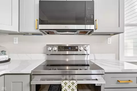 Kitchen - 21101 E County Road 700 N, Hope, IN 47246 photo 5 of 5