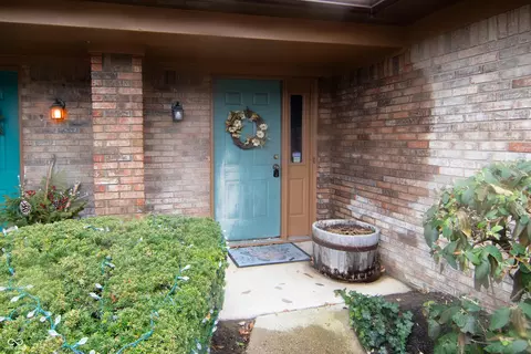 9149 Sea Oats Dr, Indianapolis, IN 46250