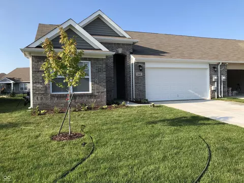 541 Greenwood Trace Dr, Whiteland, IN 46184