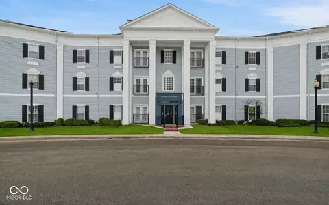 12926 University Cres #3A, Carmel, IN 46032