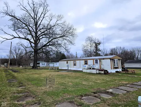 175 2nd St, Switz City, IN 47465