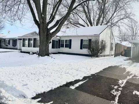 2207 E Sharon Dr, Muncie, IN 47302