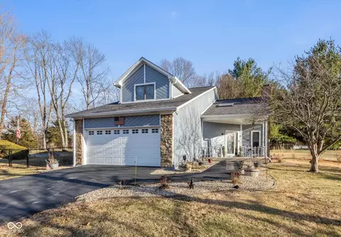 12189 N Cedarview Dr, Mooresville, IN 46158