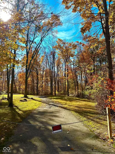 11401 Forest Knoll Cir, Fishers, IN 46037