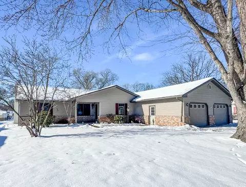 775 S Lincoln St, Clinton, IN 47842