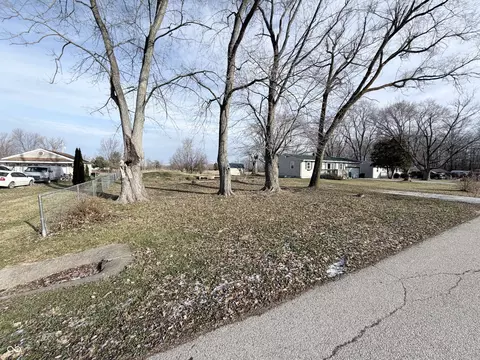 1688 Purpura Dr, Danville, IN 46122
