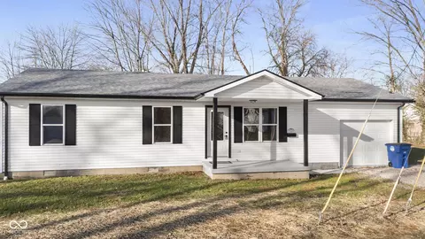230 S 4th St, Austin, IN 47102