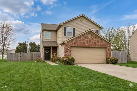 1882 Chatham Pl, Danville, IN 46122