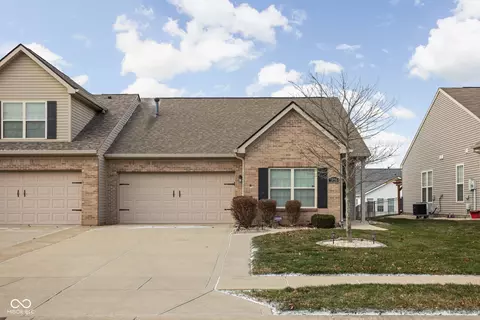 1450 Colony Park Dr, Greenwood, IN 46143