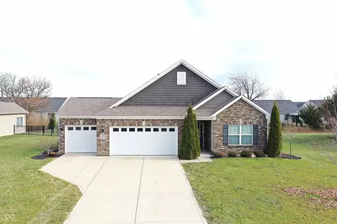 121 Halldale Dr, Whiteland, IN 46184