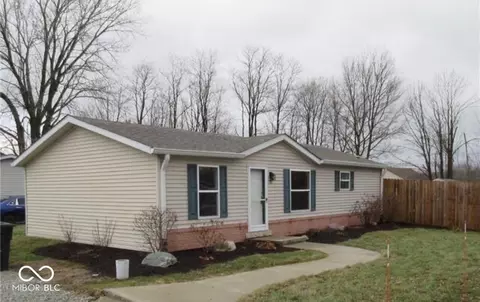 111 Fountain Lake Dr, Greenfield, IN 46140