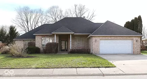 6133 Basswood Dr, Columbus, IN 47201
