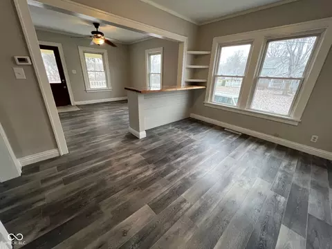 Living - 513 W State St, Pendleton, IN 46064 photo 2 of 3