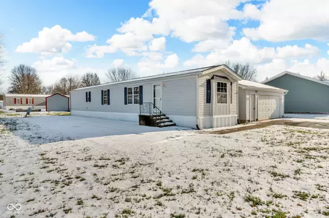 330 Lazy River Rd, Cloverdale, IN 46120