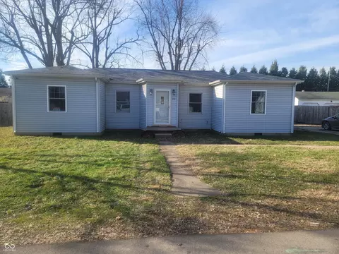 716 Fairview Dr, Columbus, IN 47201