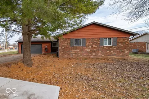 21 S Dawn Dr, Franklin, IN 46131
