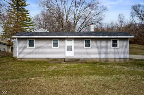 8566 W Fall Creek Dr, Pendleton, IN 46064
