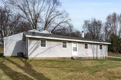 Exterior - 8566 W Fall Creek Dr, Pendleton, IN 46064 photo 3 of 4