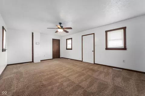 Living - 8566 W Fall Creek Dr, Pendleton, IN 46064 photo 2 of 3