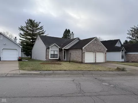 9211 Steeplechase Dr, Indianapolis, IN 46250