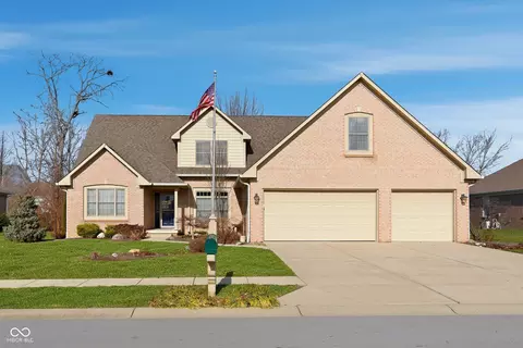 6686 Woodcrest Dr, Avon, IN 46123