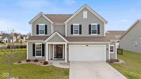 1271 Peregrine Ln, Greenwood, IN 46143