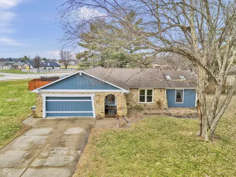 3701 Balsam Ct, Columbus, IN 47203