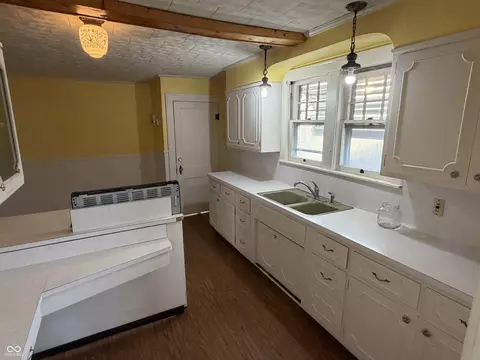 Kitchen - 714 E Sigler St, Frankton, IN 46044 photo 1 of 3