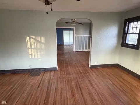 Living - 714 E Sigler St, Frankton, IN 46044 photo 5 of 9