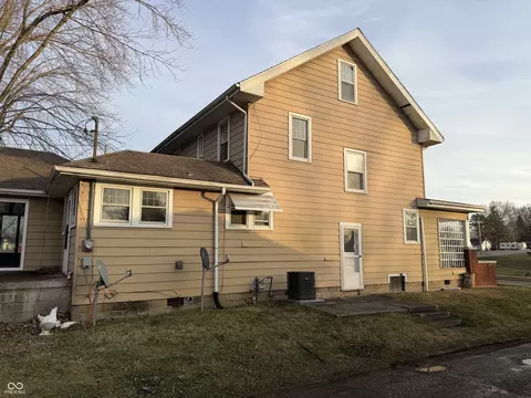 Exterior - 714 E Sigler St, Frankton, IN 46044 photo 5 of 10