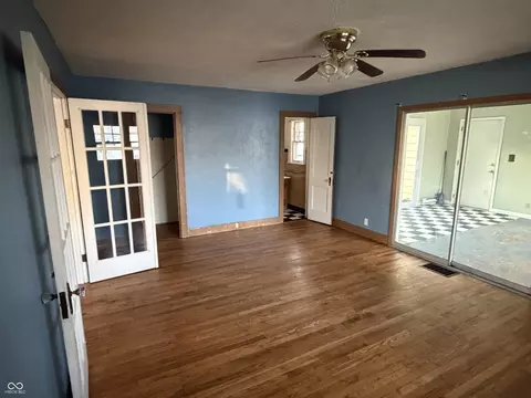Living - 714 E Sigler St, Frankton, IN 46044 photo 1 of 9