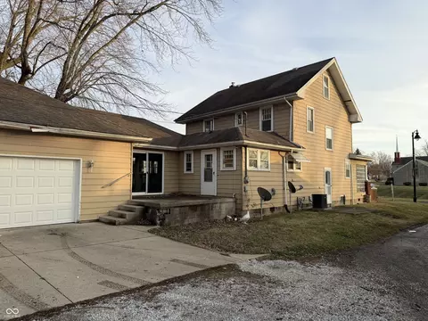 Exterior - 714 E Sigler St, Frankton, IN 46044 photo 6 of 10