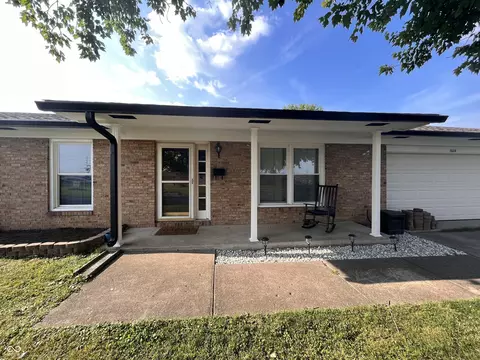 1610 John R Wooden Dr, Martinsville, IN 46151