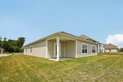 Exterior - 7129 Theo Baker Blvd, Pendleton, IN 46064 photo 4 of 6