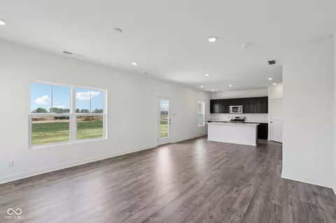 Living - 7121 Theo Baker Blvd, Pendleton, IN 46064 photo 4 of 4