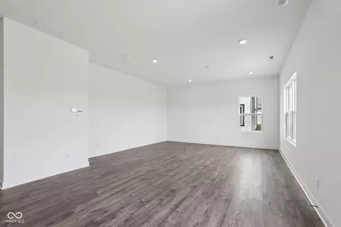 Living - 7121 Theo Baker Blvd, Pendleton, IN 46064 photo 2 of 4
