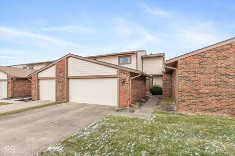 558 Cielo Vista Dr, Greenwood, IN 46143