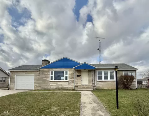 824 S Main St, Brownstown, IN 47220