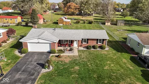 2140 S Fairview Dr, Shelbyville, IN 46176