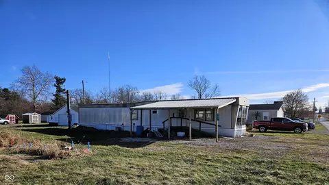 187 2nd St, Switz City, IN 47465
