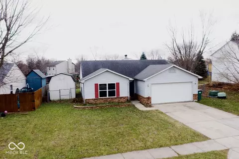1515 Cottonwood Dr, Franklin, IN 46131