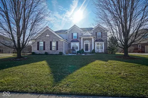 3905 Heathfield Ct, Zionsville, IN 46077
