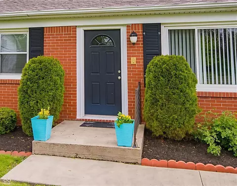 308 N Knightstown Rd, Shelbyville, IN 46176