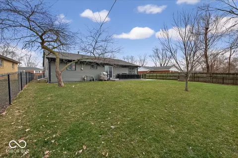 Exterior - 417 Hickory Ln, Plainfield, IN 46168 photo 5 of 6