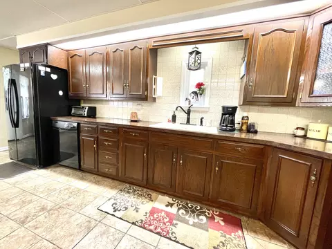 Kitchen - 591 E 400 S, Kokomo, IN 46902 photo 1 of 2