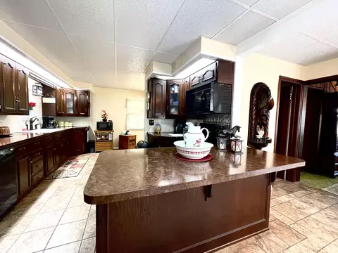 Kitchen - 591 E 400 S, Kokomo, IN 46902 photo 2 of 2
