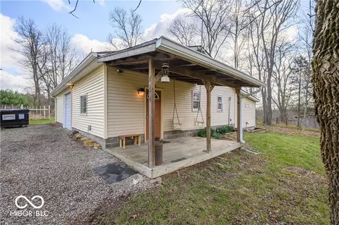 8175 Grandview Rd, Columbus, IN 47201