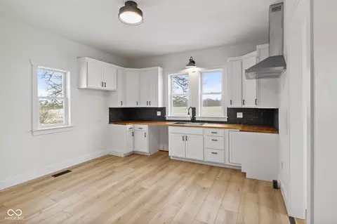 Kitchen - 12200 E Gregory Rd, Albany, IN 47320 photo 2 of 2